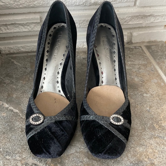 EUC Y2K BCBGirls Black Velvet Flocked Heels Snake Skin Pipping & Rhinest… - Picture 3 of 10